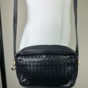 Holt Renfrew Crossbody Leather Bug Black Small Shoulder Purse Braided Pebbled